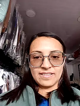 bri_ali's cam snapshot