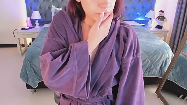 Regina_blum's cam snapshot