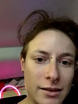 GoldenPussy1329's cam snapshot