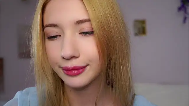 SunnivaCovil's cam snapshot