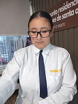 Cute_Penelope live sex cam