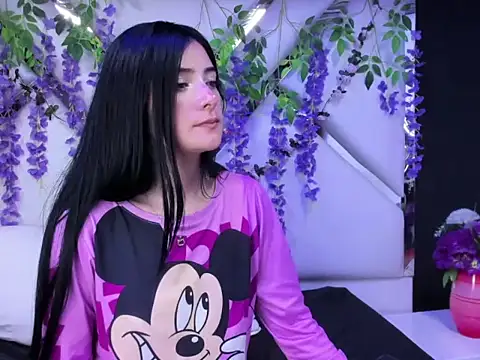 liinzy_rouse69's cam snapshot