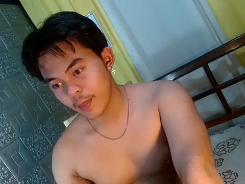 urguy_toshi live sex cam