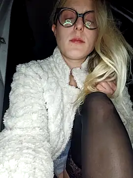 dolcehelena993 live sex cam