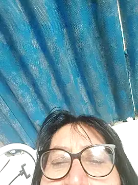 clarita_01's cam snapshot