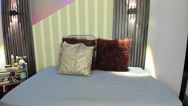 emily_layton's cam snapshot