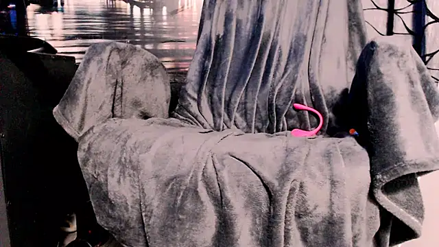 AMOURSWEET2025's cam snapshot