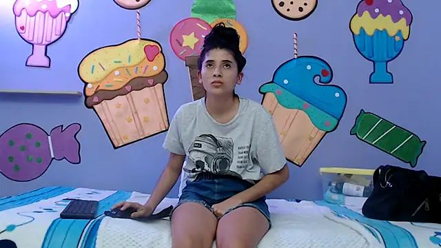 skinnykalitzo18's cam snapshot