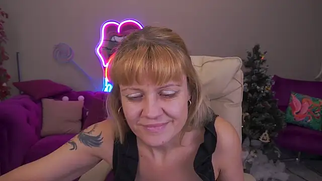 BellaLaPetit's cam snapshot