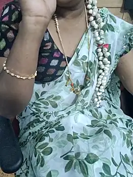 lolida69thamil's cam snapshot