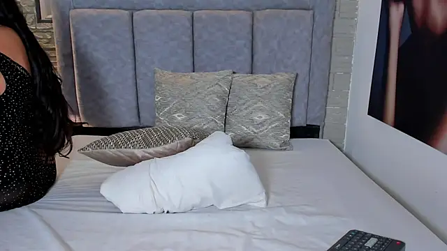 LanaRouse's cam snapshot