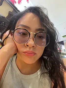 Abigail_Cowen's cam snapshot