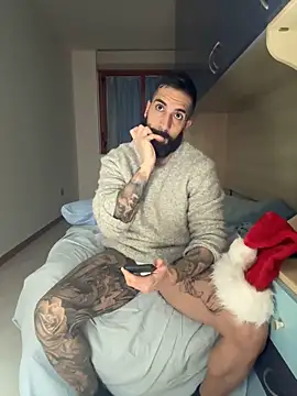 Gioeltoro89 live sex cam