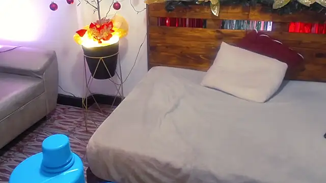 Yeseniaa25_'s cam snapshot