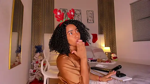 zoe_sky_'s cam snapshot