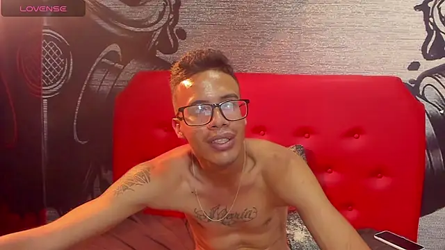 Shady_Eyes_Ray's cam snapshot