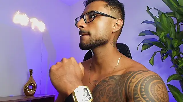 LiamGarcia1 live sex cam