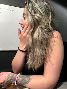 Isabella_Varella's cam snapshot