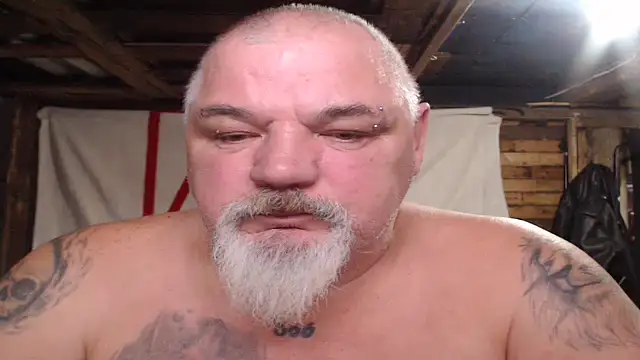 Newfiesausage1972 live sex cam