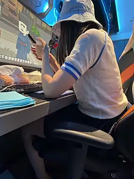 Lucky-cat88 live sex cam