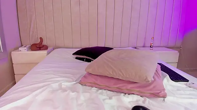 Littleolivia_ live sex cam