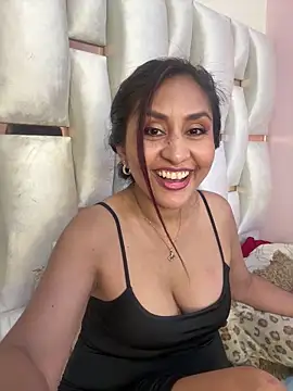 MonicaMoret's cam snapshot