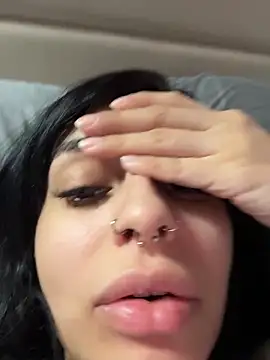 ThickerThanYoBitch live sex cam