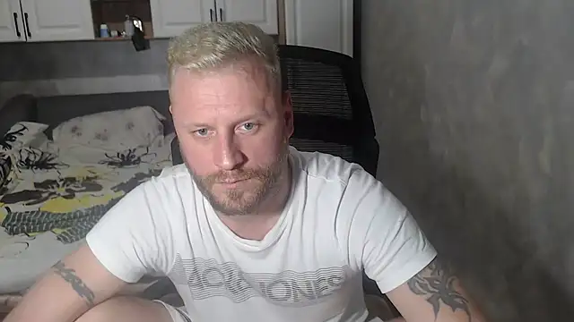 ALEX_BEAUTY2025's cam snapshot