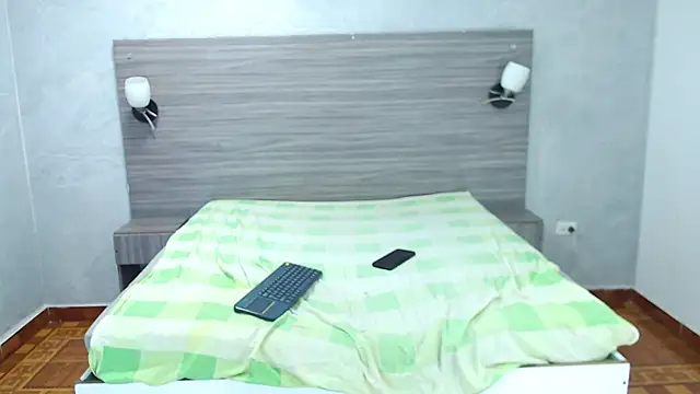 Loony_Zion's cam snapshot