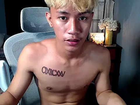 naughtyboyloy_0's cam snapshot