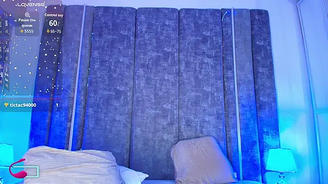 MaxiRogers live sex cam