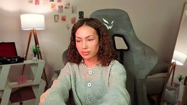 branchwithflowerss's cam snapshot