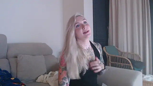 tattoobbgirl's cam snapshot