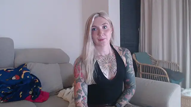 tattoobbgirl's cam snapshot