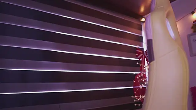 Rebecah_1's cam snapshot