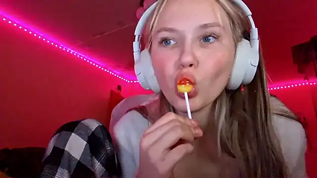 KarinRobertson's cam snapshot