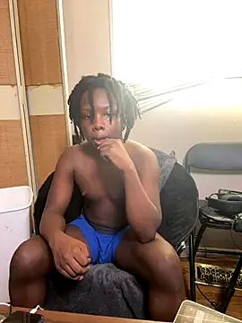 YourLittleBoyfriend's cam snapshot