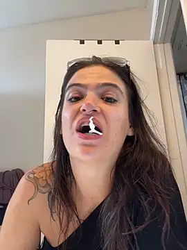 SafeinouterSpace's cam snapshot