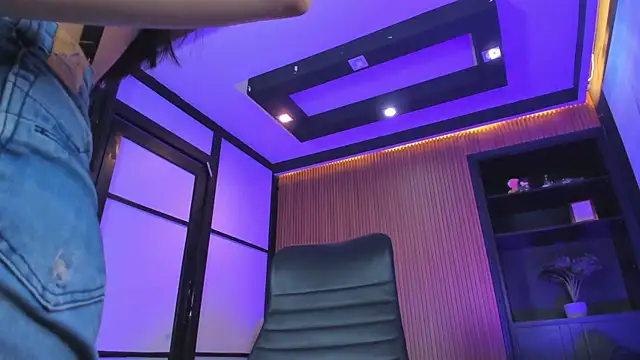 AlliceCopper's cam snapshot