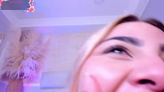 kimberlyAndOstin's cam snapshot