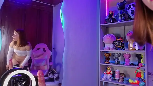 EmilyMiller_'s cam snapshot