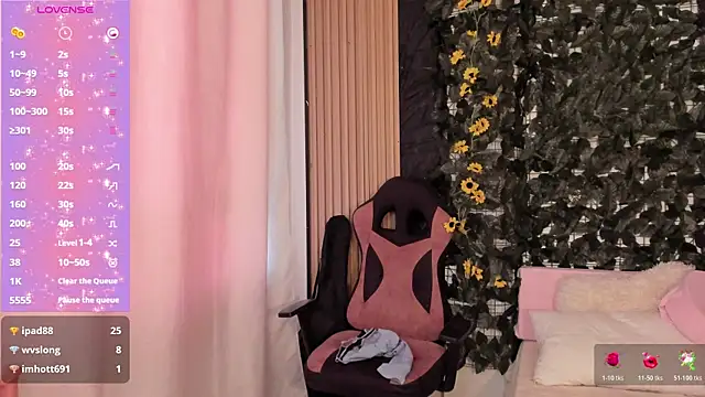 karla_charloby's cam snapshot