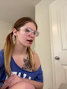 Riley_ray69's cam snapshot