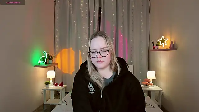 SallyPratt's cam snapshot