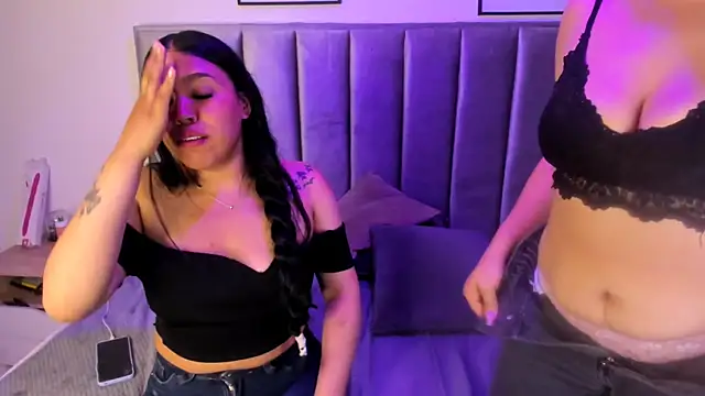 Kyra_Right's cam snapshot