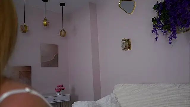 SunnivaCovil's cam snapshot