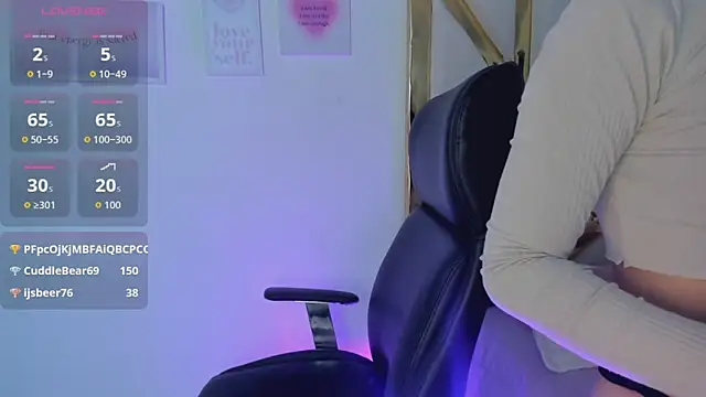 LanaJones_'s cam snapshot