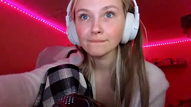 KarinRobertson's cam snapshot