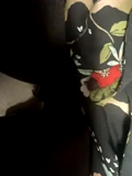 HiddenHoneyLDN's cam snapshot