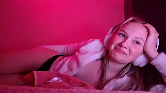 KarinRobertson's cam snapshot